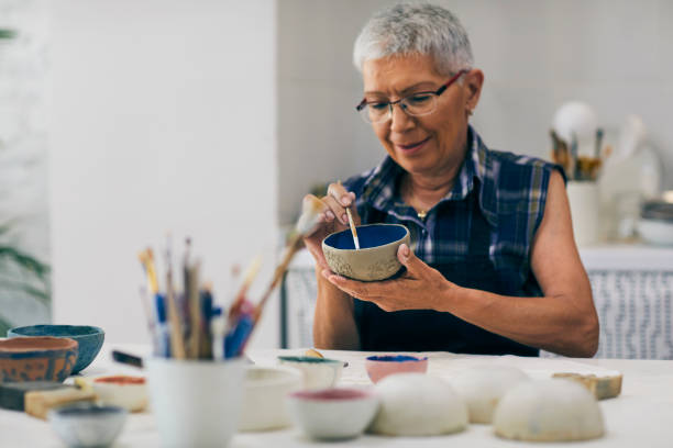 workshop de cerâmica de idosos - art and craft - fotografias e filmes do acervo