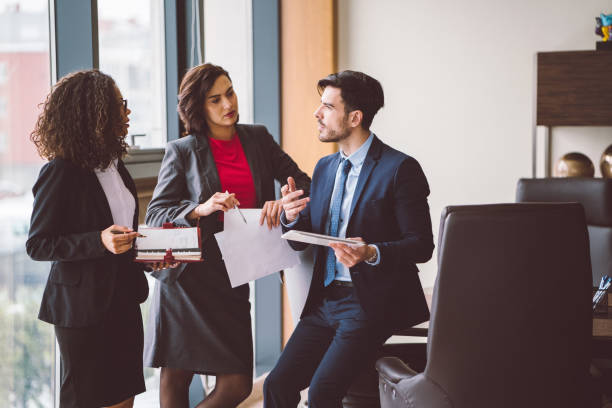 istock Businesspeople discussing business 1090517502
