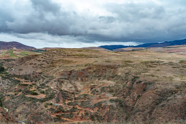 istock The road to Moray from Maras 1090530544