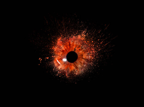 konzeptionelle kreative foto von einer weiblichen auge nahaufnahme in form von spritzern, explosion und tropfende farbe auf schwarzem hintergrund isoliert. weibliche auge nahaufnahme mit sprühfarbe herum. - painted eyes stock-fotos und bilder