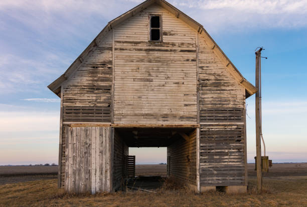 istock Beautiful sunset in rural Illinois 1090597114