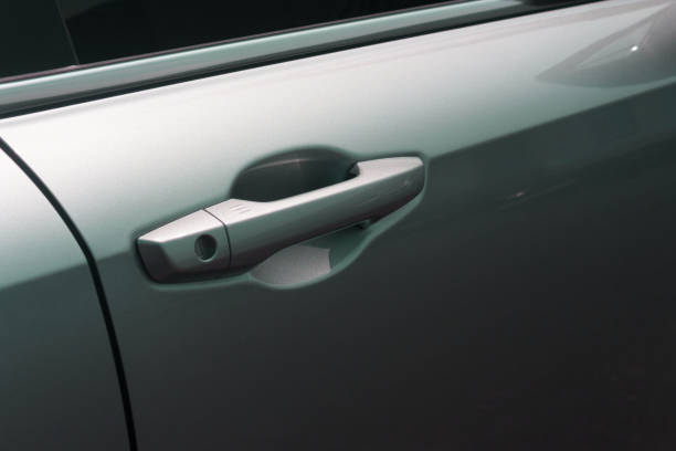 istock Hand open the car door technology 1090668892