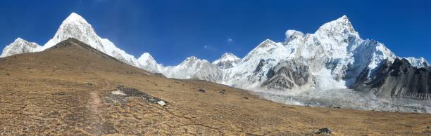 istock Mount Everest Nuptse Pumori Kala Patthar Nepal Himalayas 1090707372