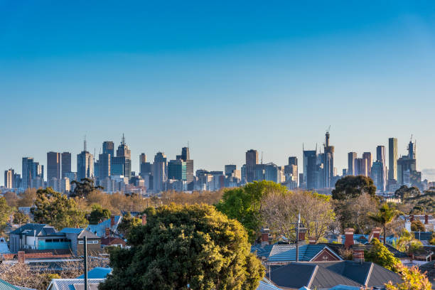 мельбурн сити скайлайн - melbourne cityscape clear sky day стоковые фото и изображения