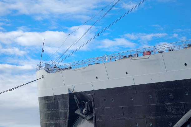 istock Bow Of Vintage Ocean Liner 1090749858