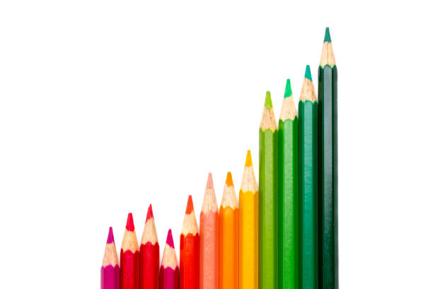 istock Upswing - red to green crayons 1090792948