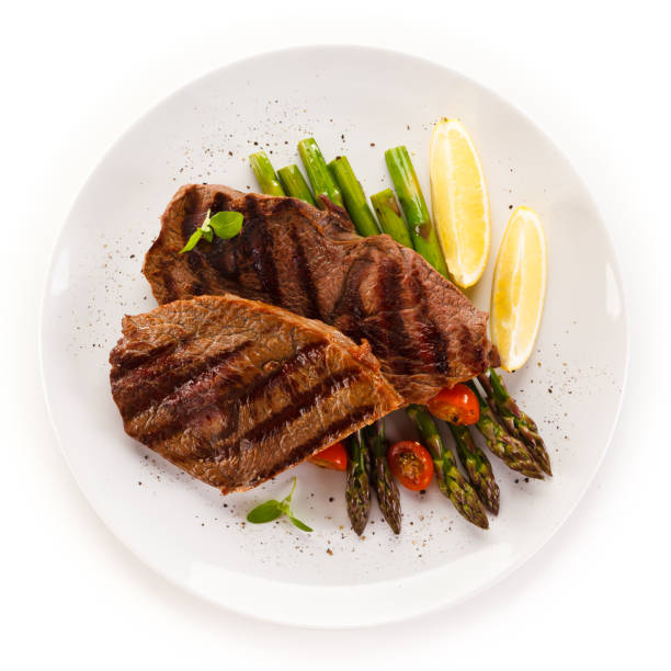 grilled steak with asparagus - meat steak filet mignon sirloin steak imagens e fotografias de stock