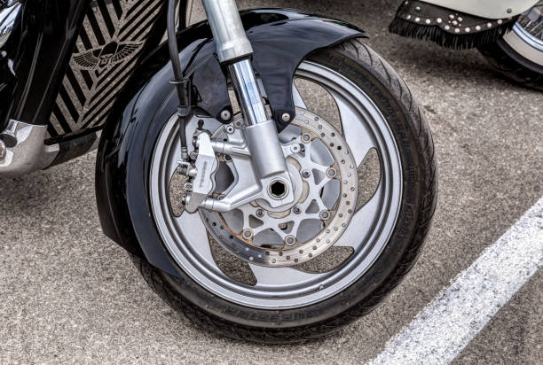 przednie koło motocykla sportowego - shock absorber car brake motor vehicle zdjęcia i obrazy z banku zdjęć