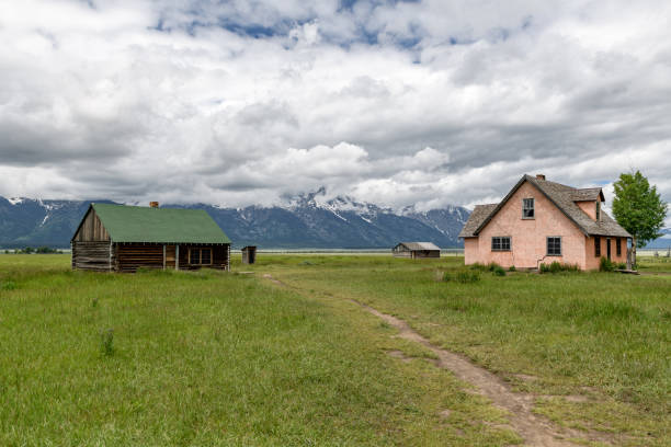 istock Historic Moulton Barn 1091131864