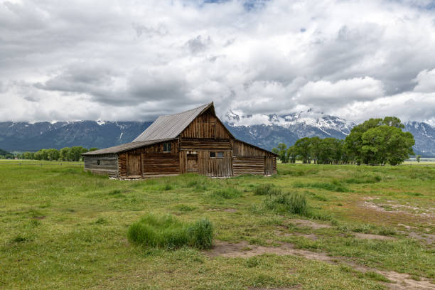 istock Historic Moulton Barn 1091133534