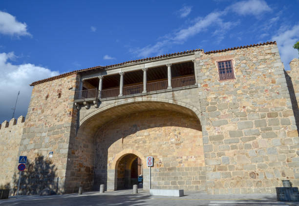 istock Rastro Gate, gate on town wall of Avila, Spain 1091283594