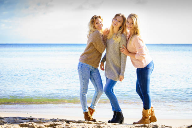 istock Three fashionable models outdoor 1091323880