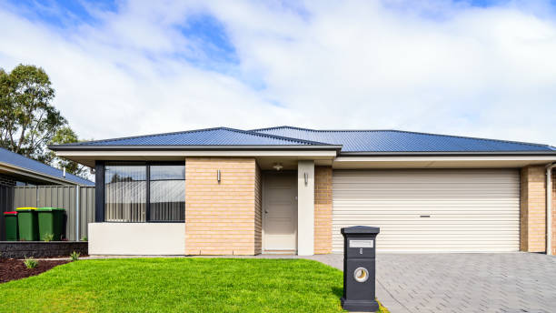 istock Brand new Australian house with garage 1091353872