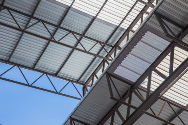 큰 건물에 대 한 금속 시트 지붕 빛 프레임 구조 - sheet metal aluminum wall architecture 뉴스 사진 이미지