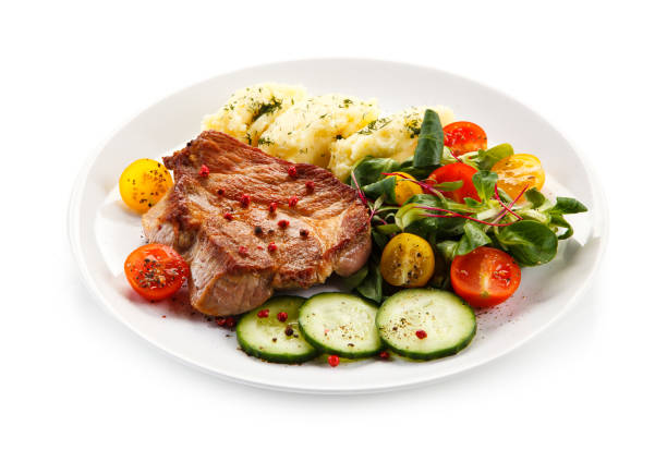 istock Grilled steak with puree and vegetables 1091394188