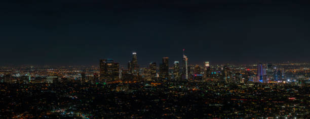 istock Los Angeles Skyline Panorama 1091451962