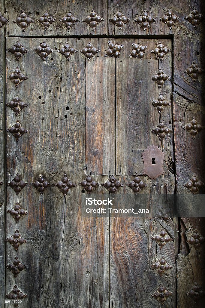 Velha porta castelhana - Foto de stock de Amarelo royalty-free