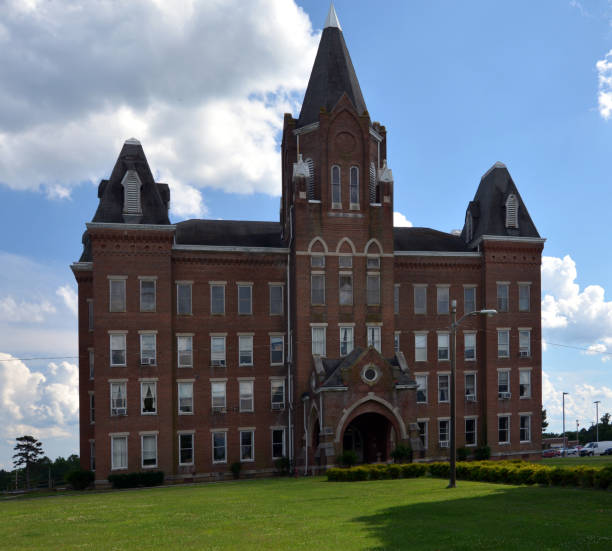 istock Bolivar, Tennessee 1091485304