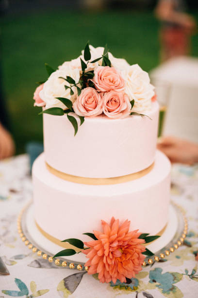 istock beautiful elegant wedding cake with flowers 1091507694