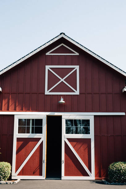 istock barn during the day with barn door open 1091507772
