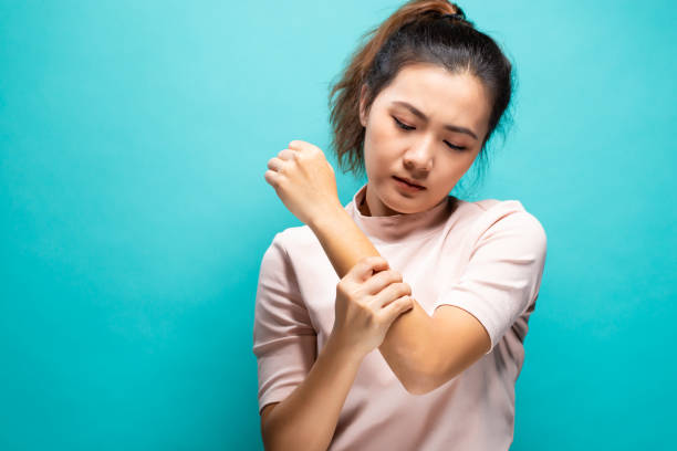 istock Woman suffering from arm pain 1091608168