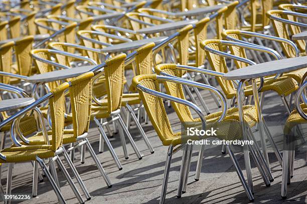 Café Im Außenbereich Tischen Und Stühlen Die Piazza San Marco Und Venedig Italien Stockfoto und mehr Bilder von 2000-2009