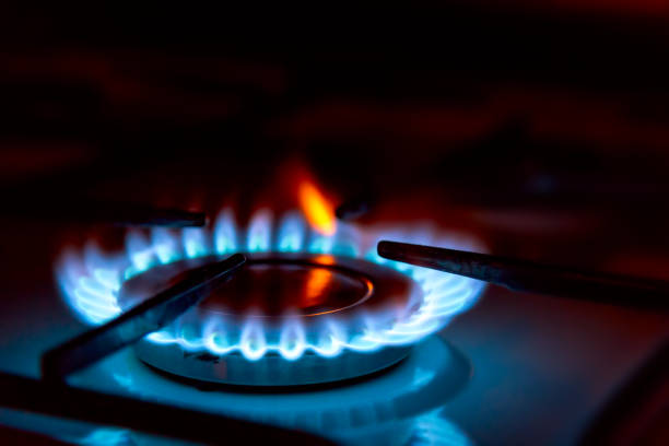 istock Blue gas burning from a kitchen gas stove. Selective focus 1091630538