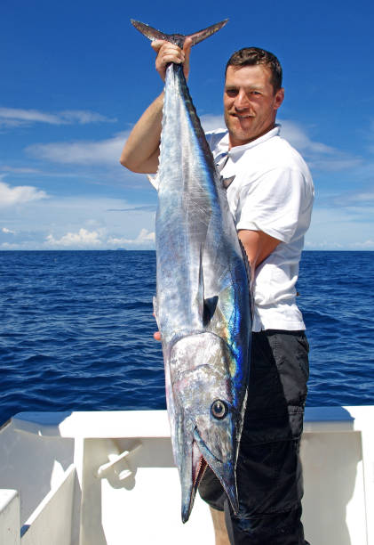 pesca, las capturas de pescado wahoo - peto fotografías e imágenes de stock