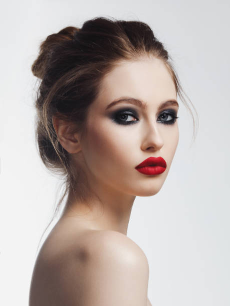 istock Beautiful woman with bright make-up 1091692762