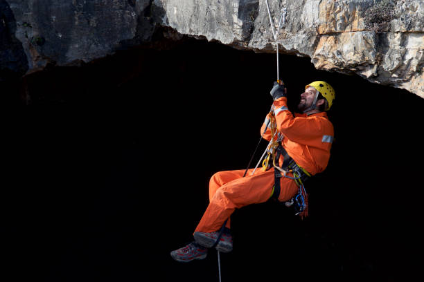 höhlenforschung - spelunking stock-fotos und bilder