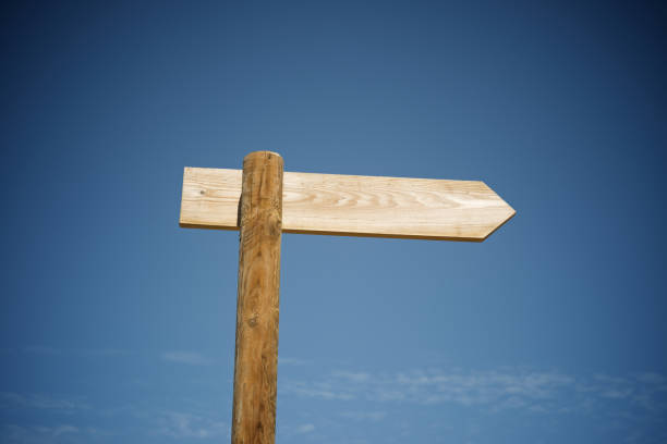 istock directional wood signal 1091704794