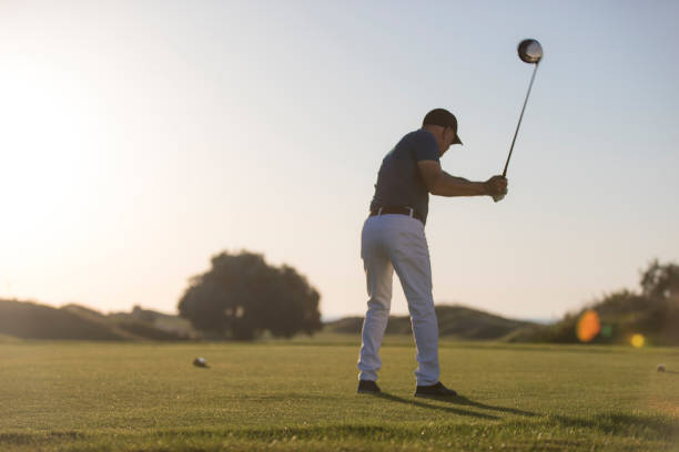 istock Golf player shoting ball -  Links Golf 1091713612