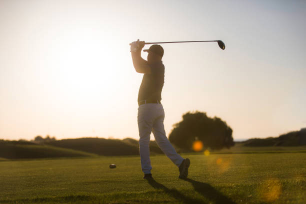 istock Golf player shoting ball -  Links Golf 1091714006