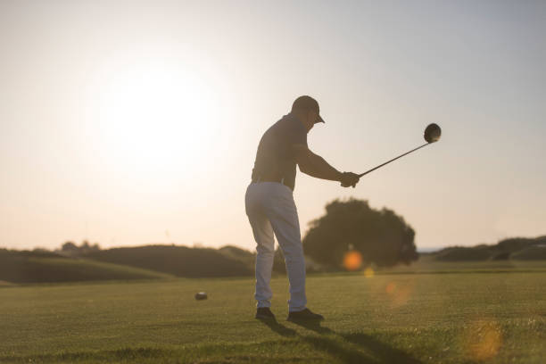 istock Golf player shoting ball -  Links Golf 1091714020