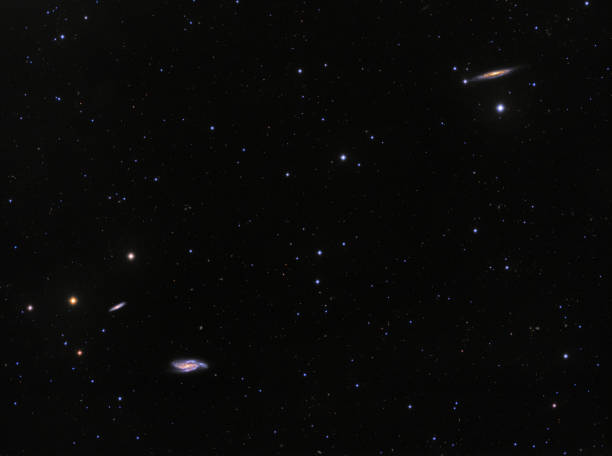 galassia ngc 4088 e ngc 4157 nella costellazione dell ' orsa maggiore - h major foto e immagini stock