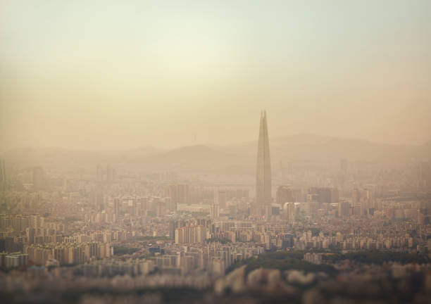 inquinamento atmosferico - global warming smog city pollution foto e immagini stock