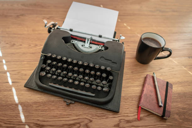 istock Above a writers desk with vintage typewriter 1091754634