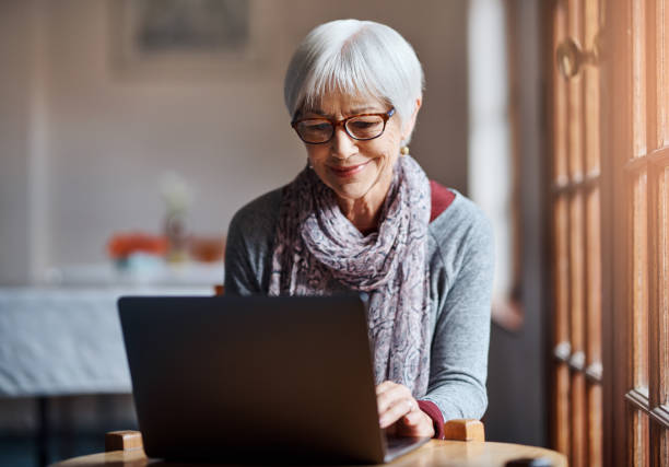 istock It's never too late to join the online community 1091766002