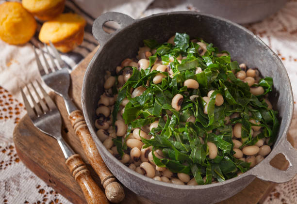 istock Black Eyed Peas and Collard Greens 1091769306