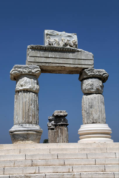 аполлон-сминтейон древний город - smintheus стоковые фото и изображения