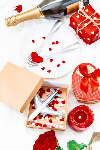 istock Valentine's Day. A beautiful gift trip. Selective focus. 1091816044