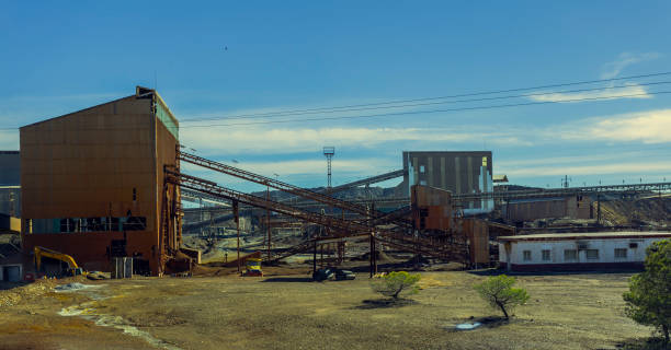 istock Old mining complex of Riotinto with mineral conveyor belts and old mining buildings 1091817512