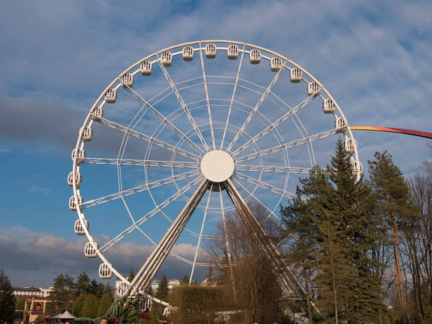istock Atraktsion colorful ferris wheel against the sky 1091852548