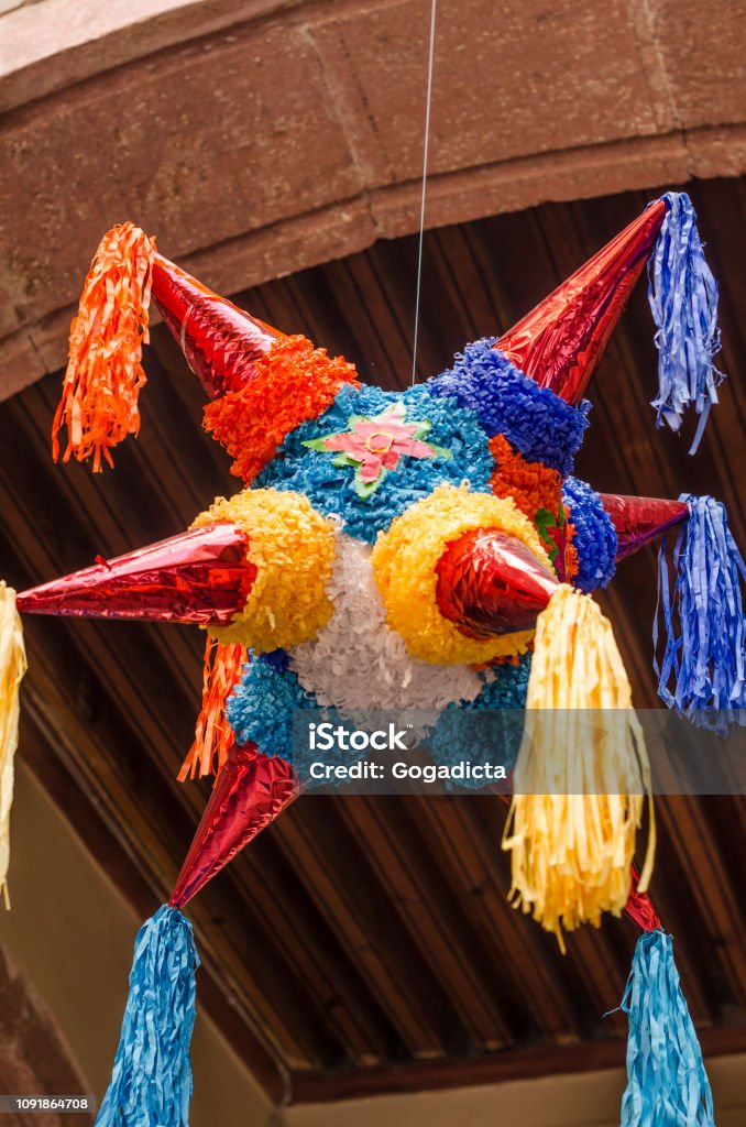 Hub Overfrakke Northern Traditional Colorful Pinata Star Shape Stock Photo - Download Image Now -  Piñata, Star Shape, Mexico - iStock