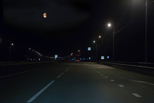 istock Truck move on a night 1091879998