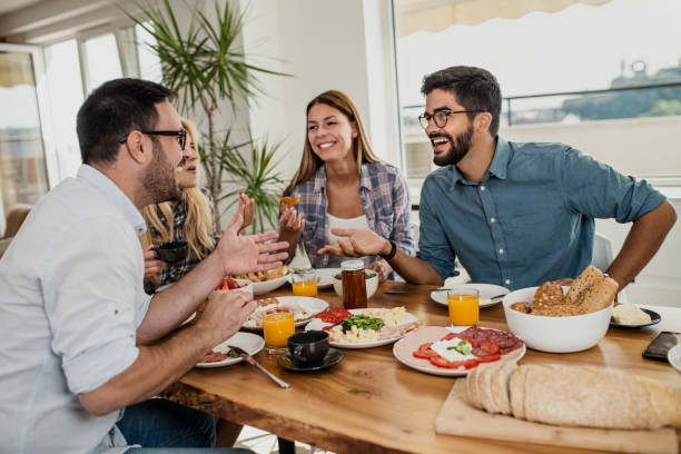 istock Friends having breakfast together 1091882278