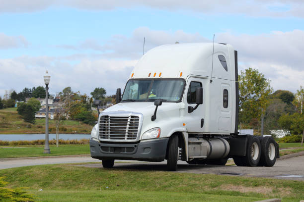 istock Parked Semi-Truck 1091914546