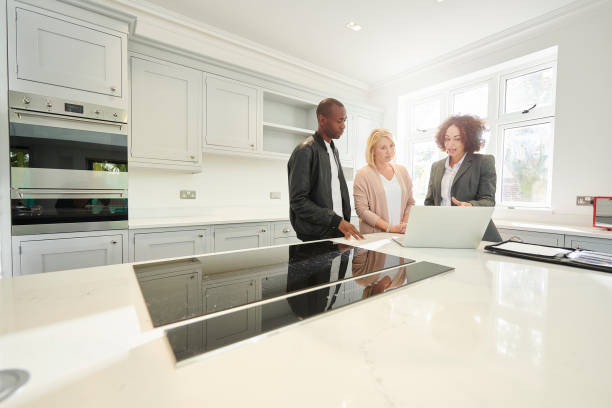 istock househunt finance options 1091922504