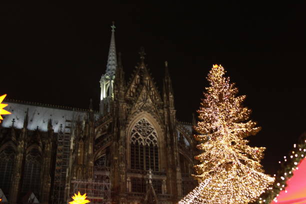 istock Cologne Cathedral at Christmas 1092066632