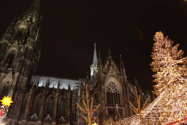 istock Cologne Cathedral at Christmas 1092066666